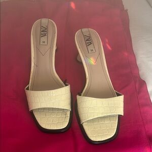 Zara Women's Cream Croc-Embossed Slide Sandals